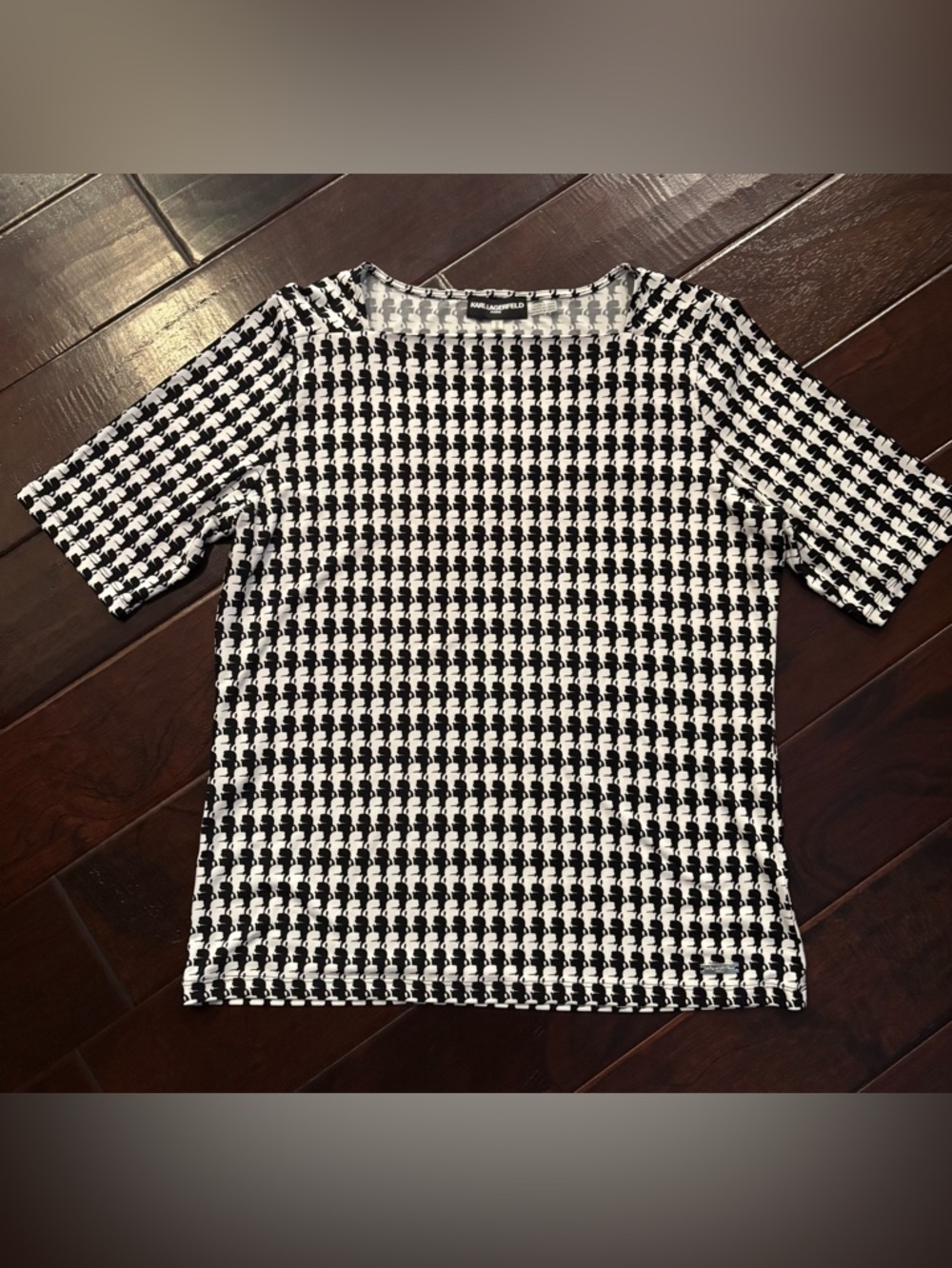 Karl Lagerfeld Top Size Medium